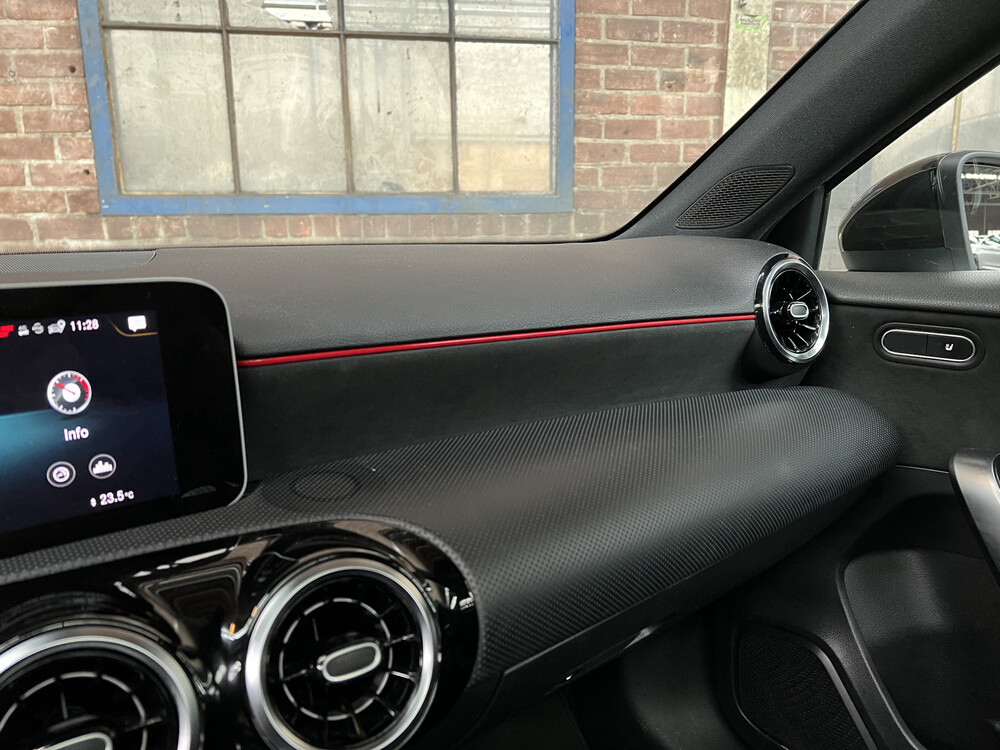 Mercedes-Benz 180d AMG Business Solution MJ-2019 116PS 2018 A-Klasse -Orig. NL-, TL-568-F