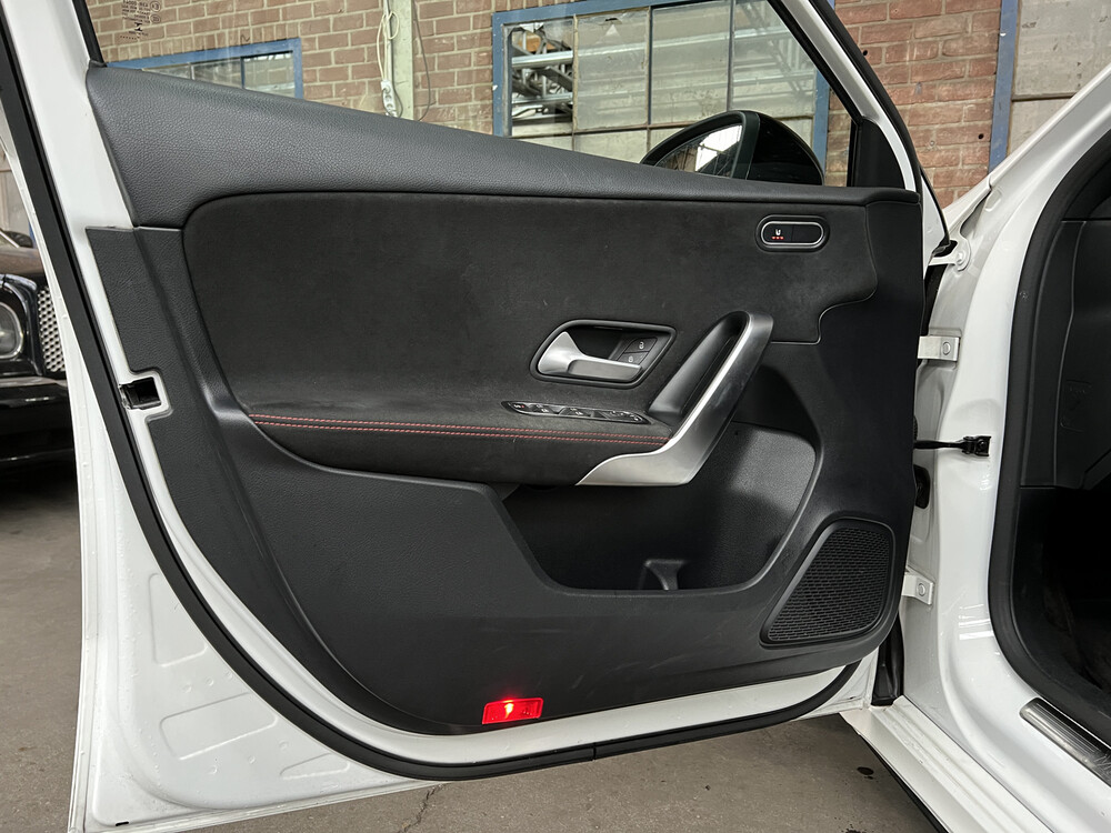 Mercedes-Benz 180d AMG Business Solution MJ-2019 116PS 2018 A-Klasse -Orig. NL-, TL-568-F