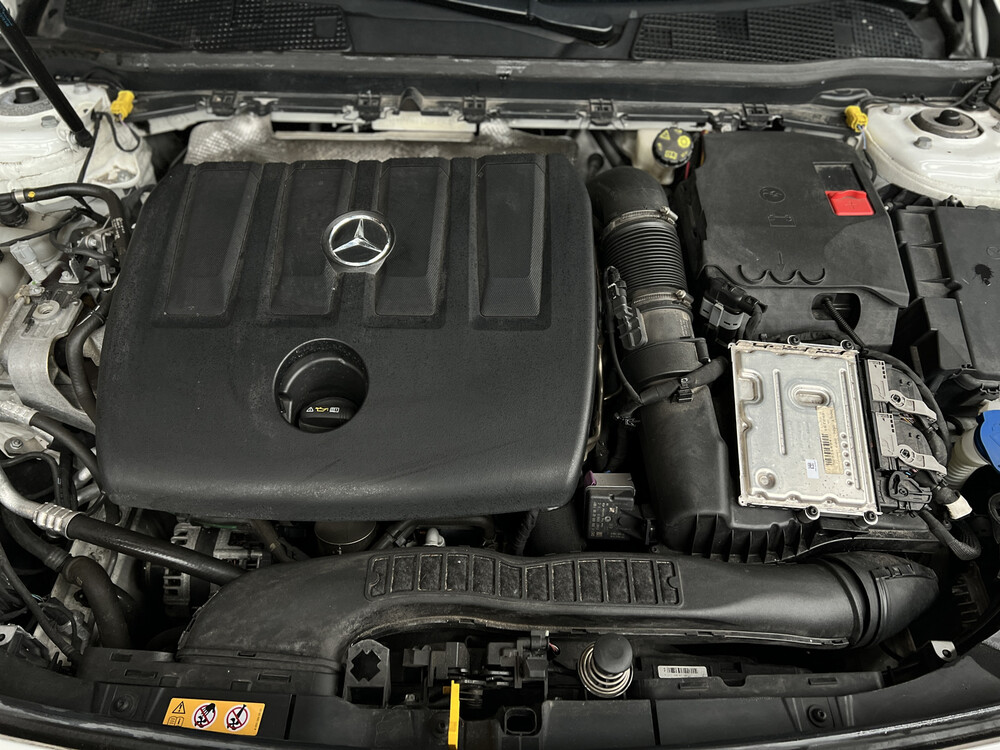 Mercedes-Benz 180d AMG Business Solution MJ-2019 116PS 2018 A-Klasse -Orig. NL-, TL-568-F