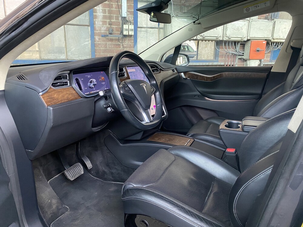 Tesla Model X 90D Base 420hp 2017 7-Personen