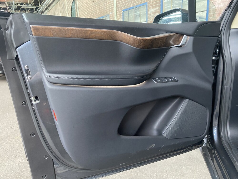 Tesla Model X 90D Base 420hp 2017 7-Personen