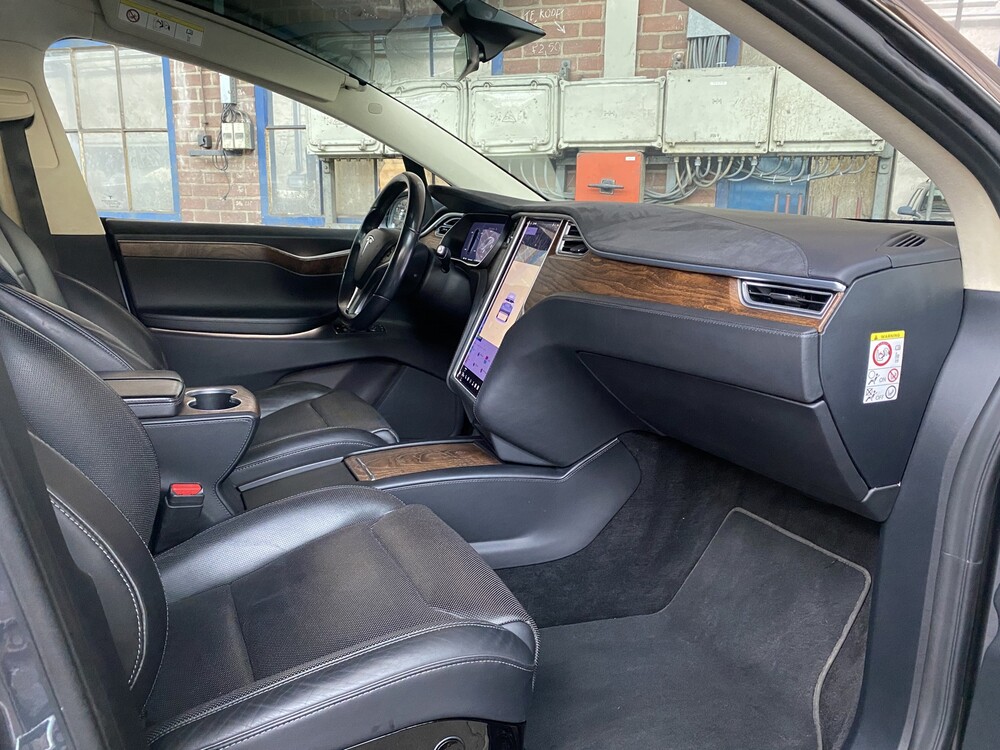 Tesla Model X 90D Base 420hp 2017 7-Personen