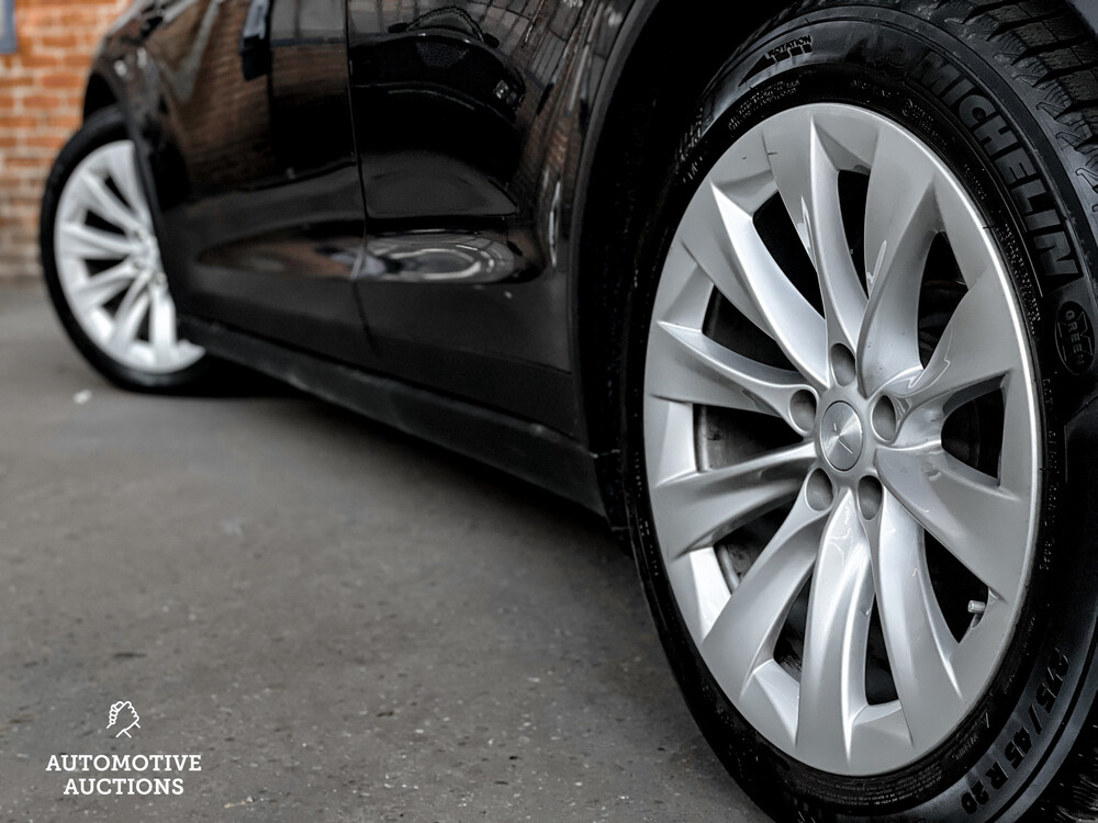 Tesla Model X 90D Base 420hp 2017 7-Personen