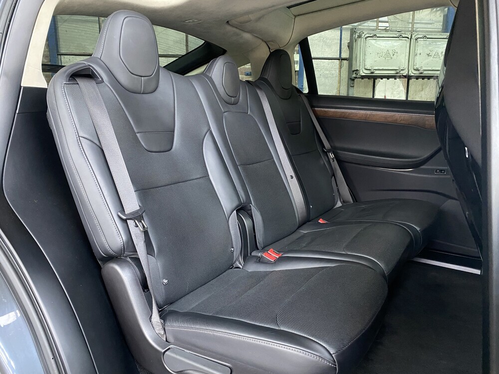 Tesla Model X 90D Base 420hp 2017 7-Personen