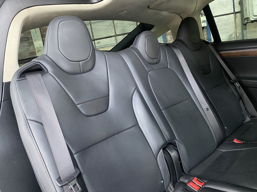 Tesla Model X 90D Base 420hp 2017 7-Personen