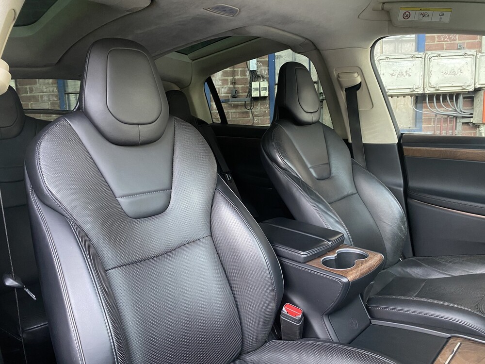 Tesla Model X 90D Base 420hp 2017 7-Personen