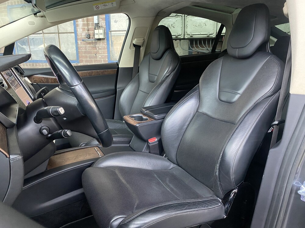 Tesla Model X 90D Base 420hp 2017 7-Personen