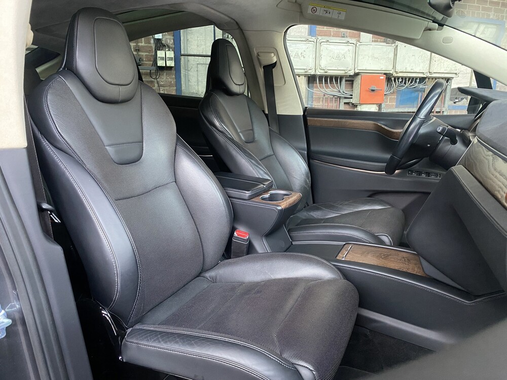 Tesla Model X 90D Base 420hp 2017 7-Personen