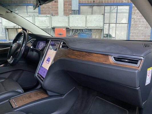 Tesla Model X 90D Base 420pk 2017 7-Persoons