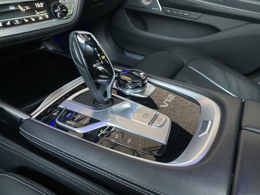 BMW M760Li xDrive HE 6.6 V12 585PS 2019 7er -Orig. NL-, XT-649-P