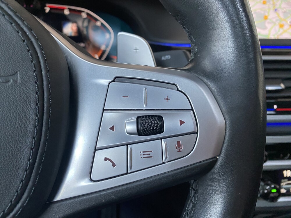 BMW M760Li xDrive HE 6.6 V12 585PS 2019 7er -Orig. NL-, XT-649-P