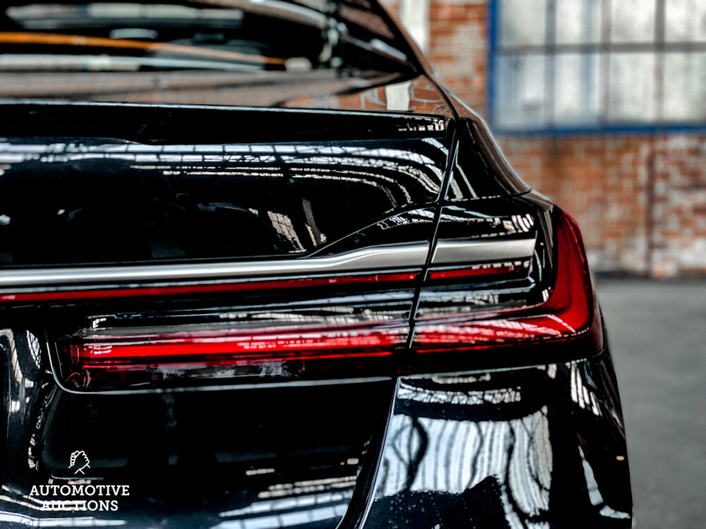 BMW M760Li xDrive HE 6.6 V12 585PS 2019 7er -Orig. NL-, XT-649-P