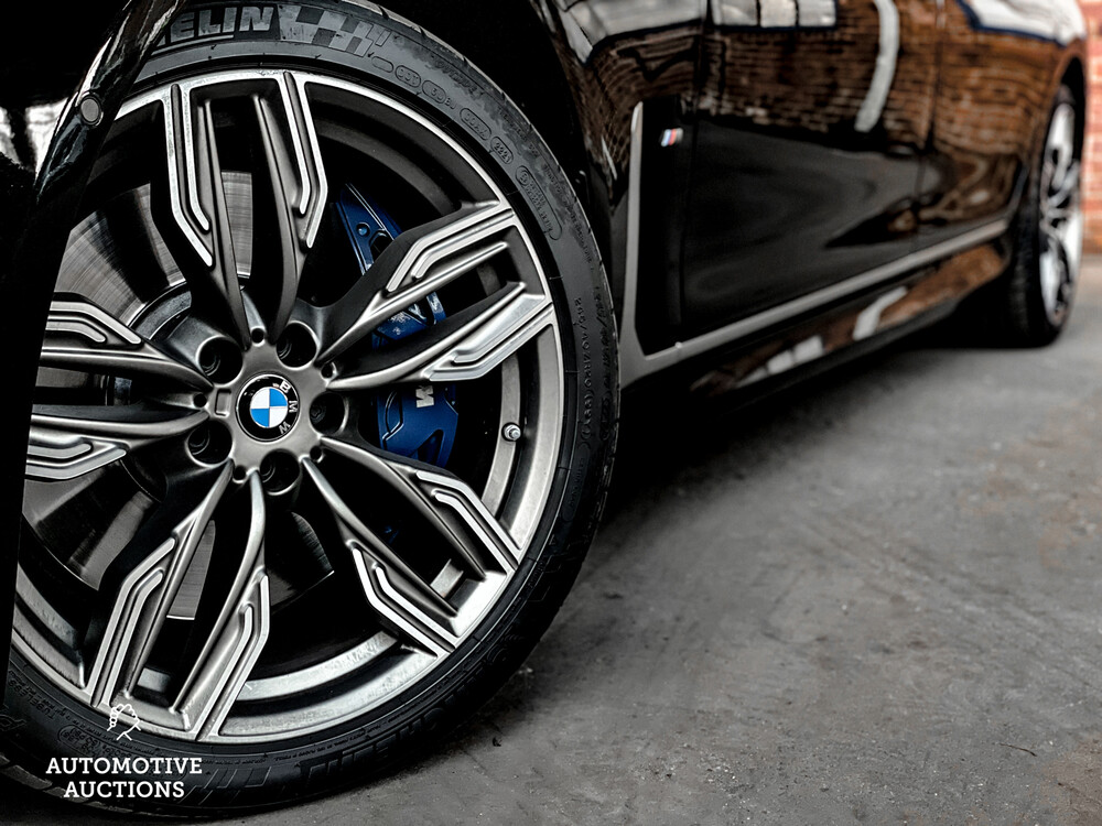BMW M760Li xDrive HE 6.6 V12 585PS 2019 7er -Orig. NL-, XT-649-P