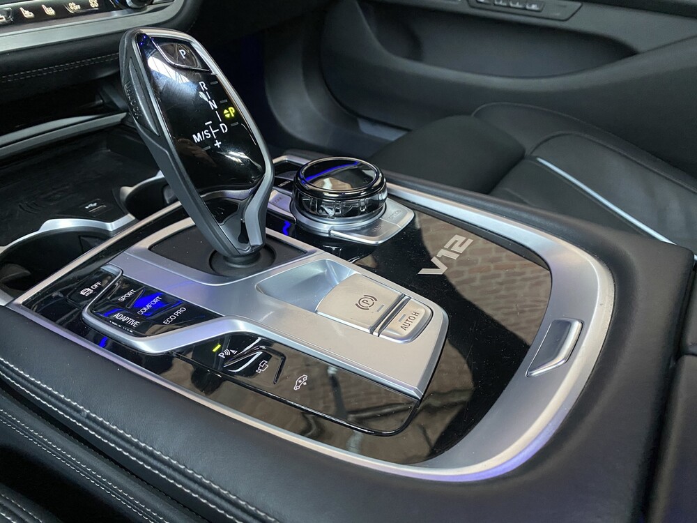 BMW M760Li xDrive HE 6.6 V12 585PS 2019 7er -Orig. NL-, XT-649-P