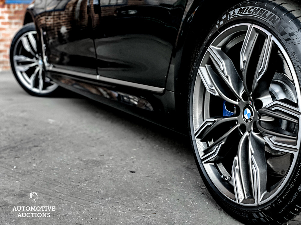 BMW M760Li xDrive HE 6.6 V12 585PS 2019 7er -Orig. NL-, XT-649-P