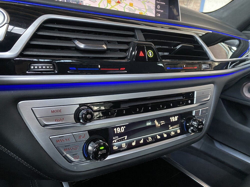 BMW M760Li xDrive HE 6.6 V12 585PS 2019 7er -Orig. NL-, XT-649-P