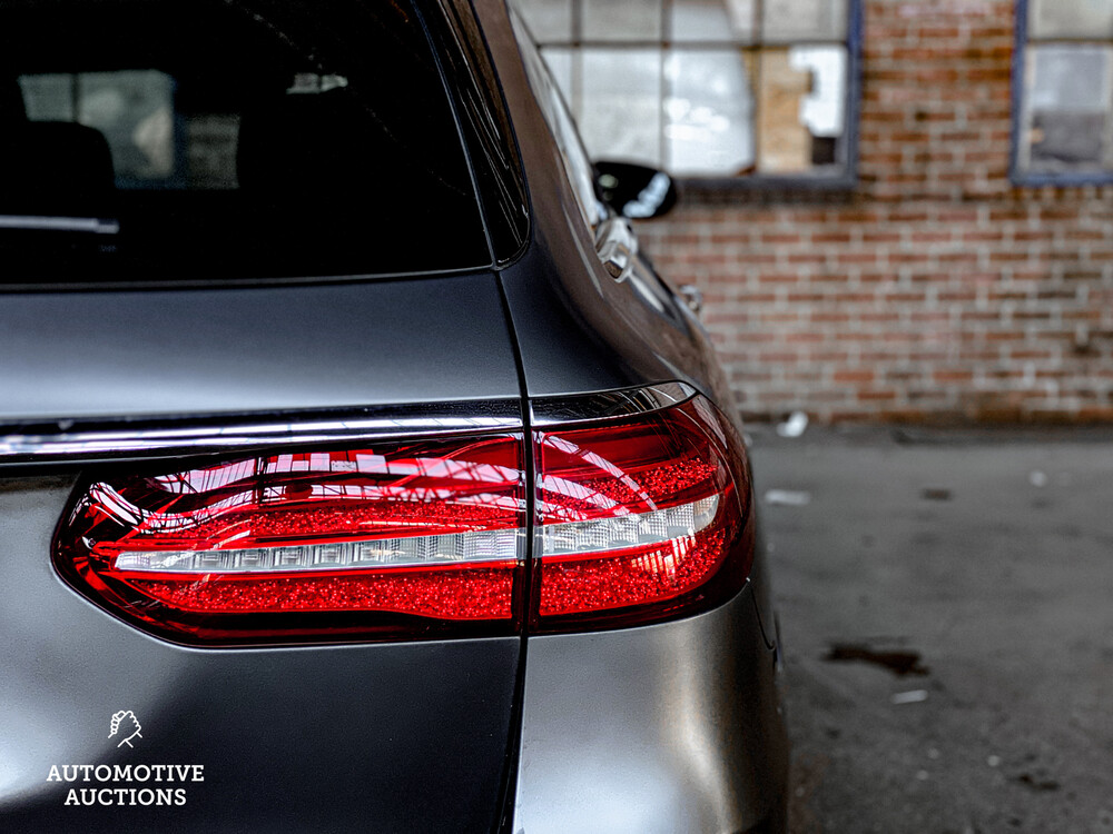 Mercedes-Benz E400d AMG Kombi DESIGNO 4Matic Neues Modell 340PS 2018 E-Klasse, XR-810-Z