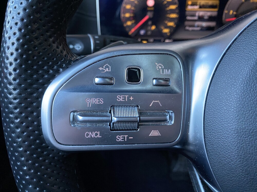 Mercedes-Benz E400d AMG Kombi DESIGNO 4Matic Neues Modell 340PS 2018 E-Klasse, XR-810-Z