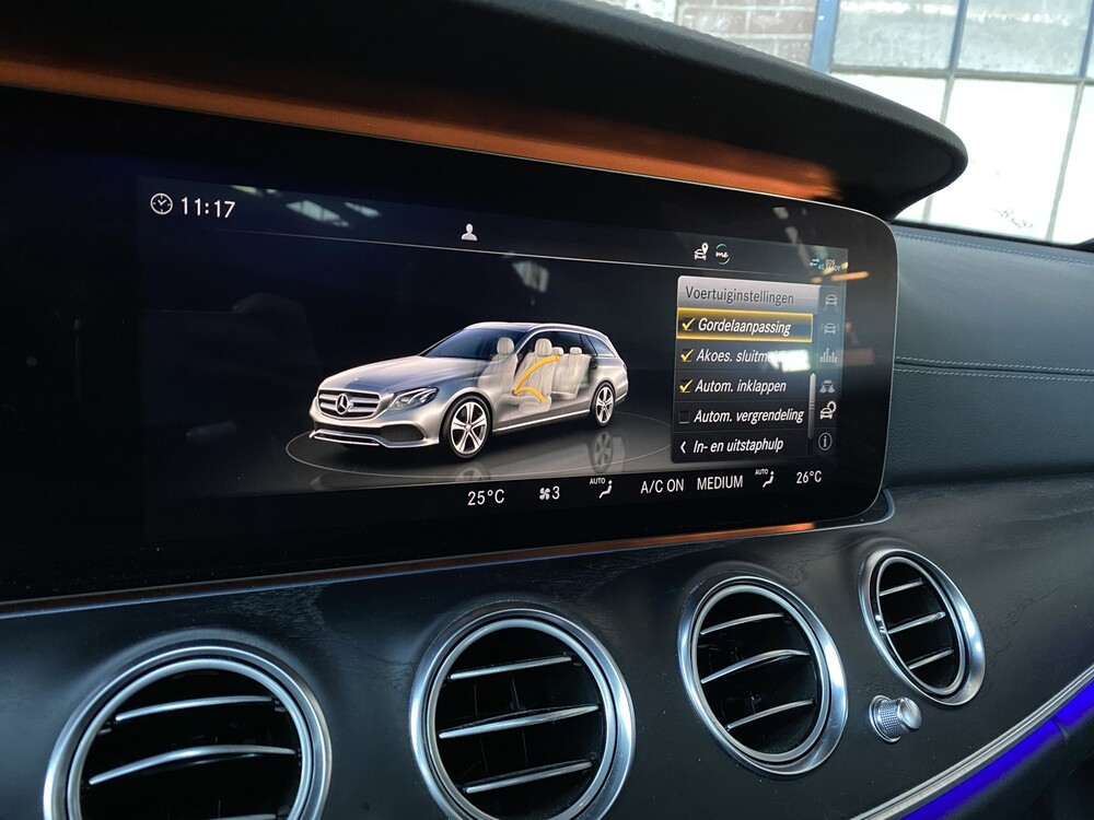 Mercedes-Benz E400d AMG Kombi DESIGNO 4Matic Neues Modell 340PS 2018 E-Klasse, XR-810-Z