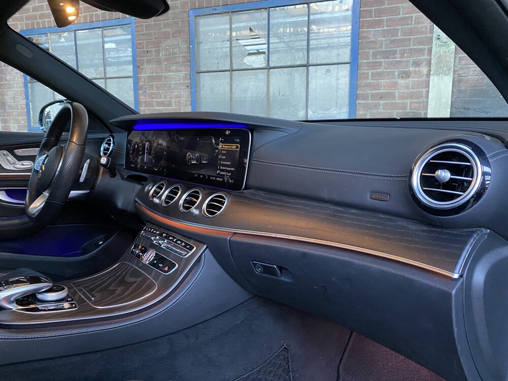 Mercedes-Benz E400d AMG Kombi DESIGNO 4Matic Neues Modell 340PS 2018 E-Klasse, XR-810-Z