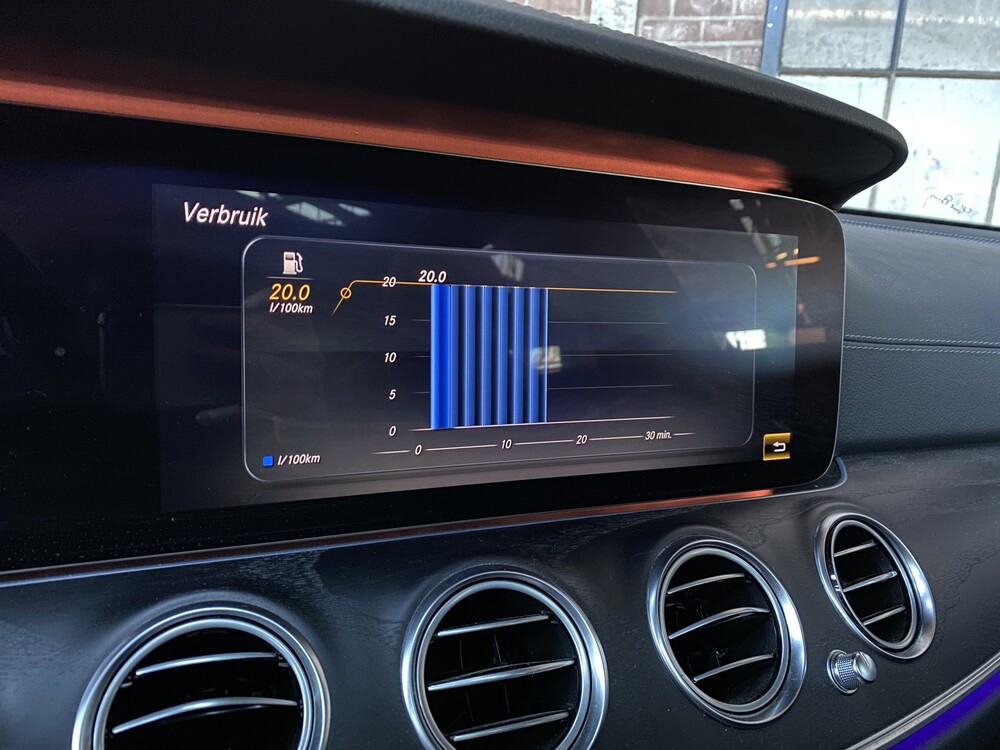 Mercedes-Benz E400d AMG Kombi DESIGNO 4Matic Neues Modell 340PS 2018 E-Klasse, XR-810-Z