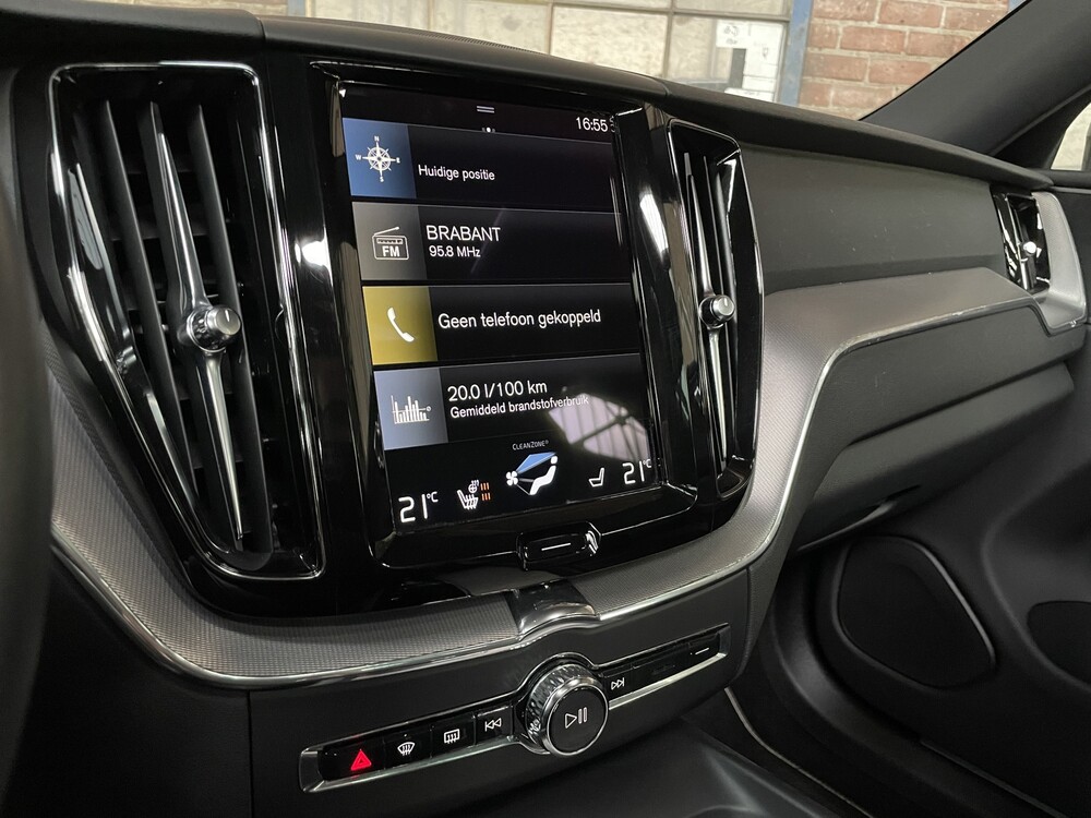 Volvo XC60 T8 R-Design 390hp 2021 -Herstellergarantie-