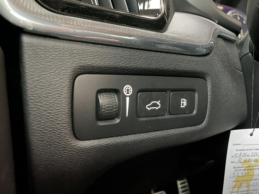 Volvo XC60 T8 R-Design 390hp 2021 -Herstellergarantie-