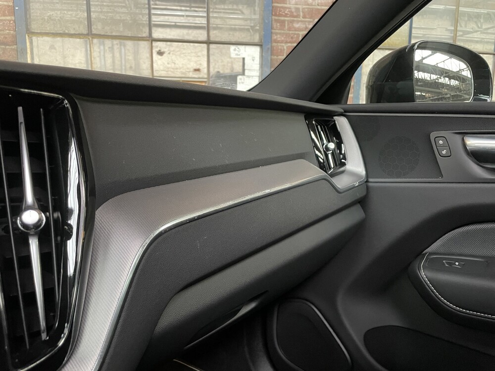 Volvo XC60 T8 R-Design 390hp 2021 -Herstellergarantie-