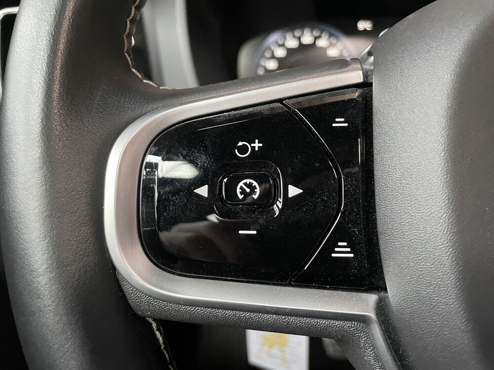 Volvo XC60 T8 R-Design 390hp 2021 -Herstellergarantie-