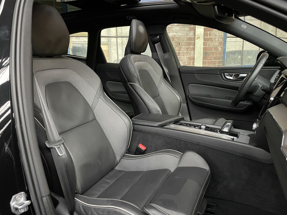 Volvo XC60 T8 R-Design 390hp 2021 -Herstellergarantie-