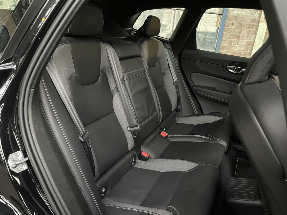 Volvo XC60 T8 R-Design 390hp 2021 -Herstellergarantie-