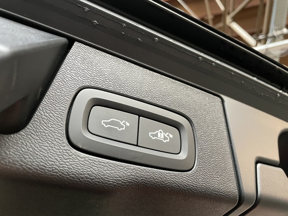 Volvo XC60 T8 R-Design 390hp 2021 -Herstellergarantie-