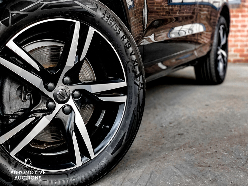 Volvo XC60 T8 R-Design 390hp 2021 -Herstellergarantie-