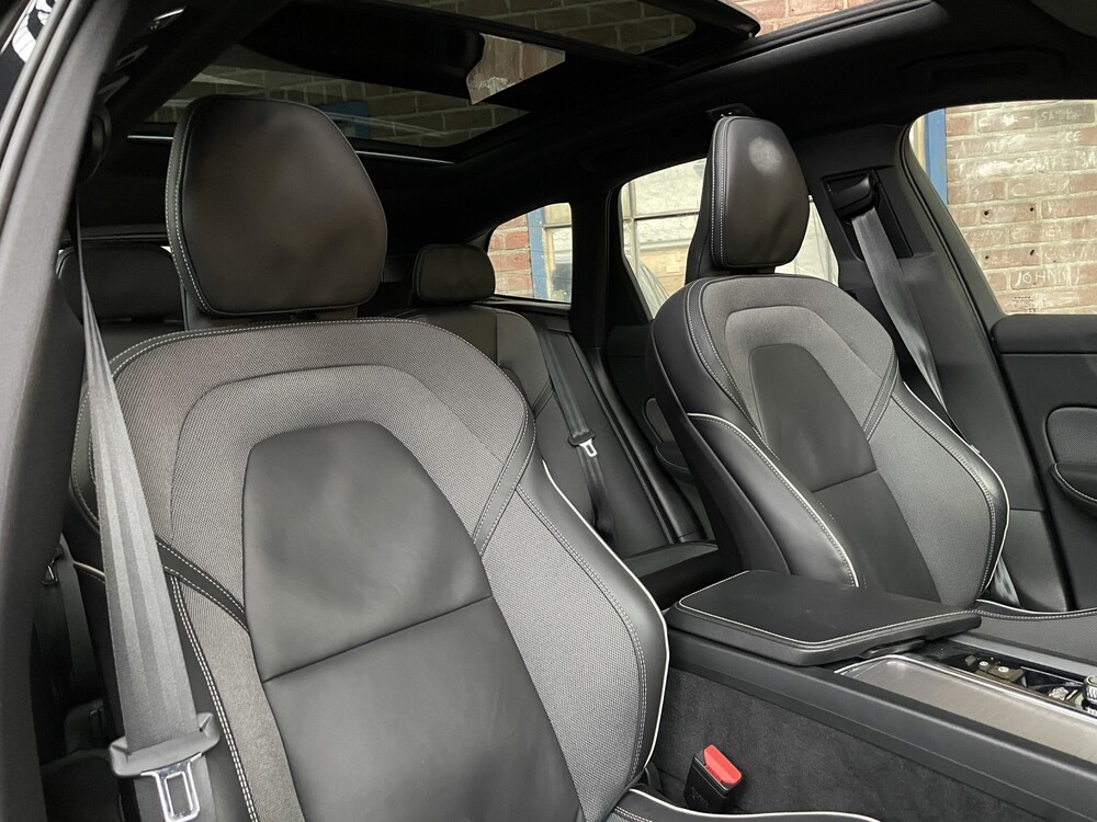 Volvo XC60 T8 R-Design 390hp 2021 -Herstellergarantie-