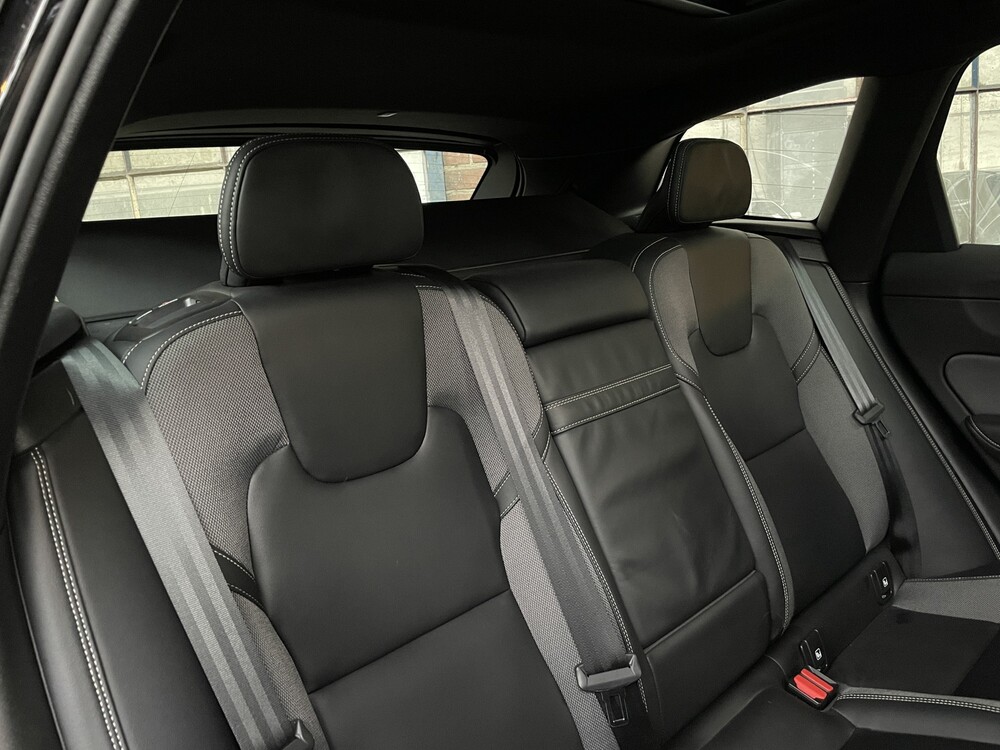 Volvo XC60 T8 R-Design 390hp 2021 -Herstellergarantie-