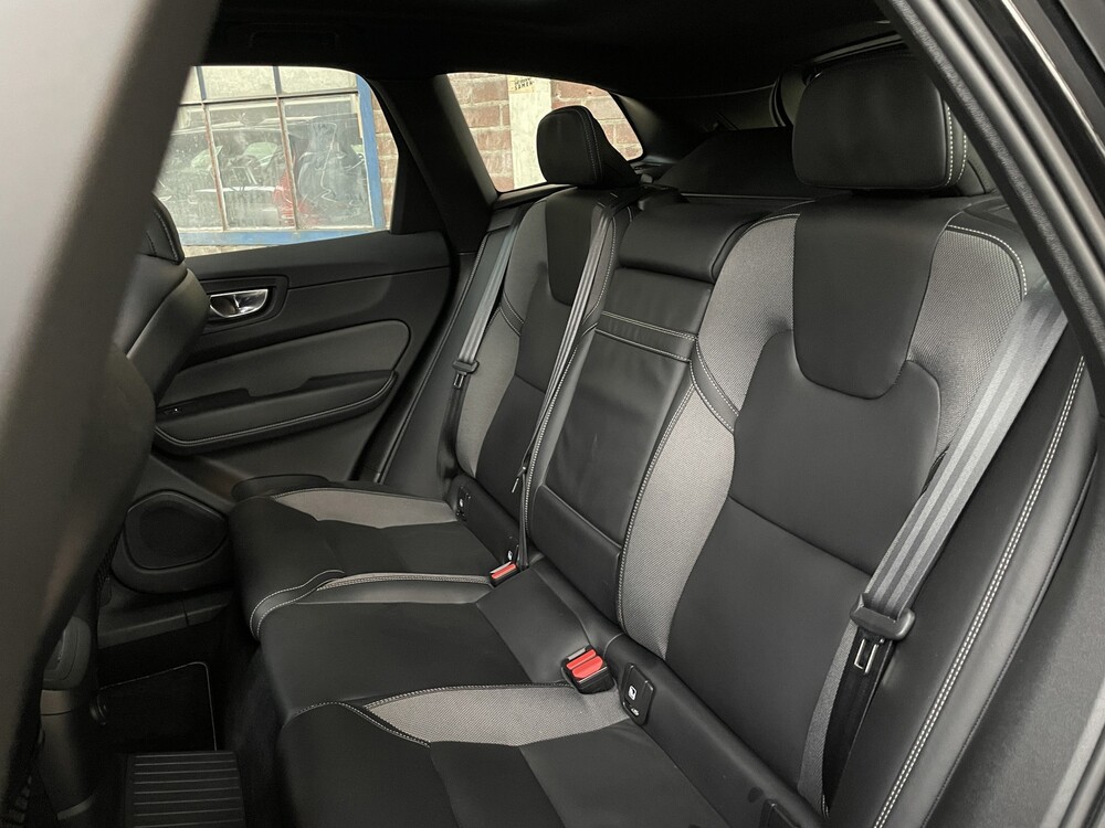 Volvo XC60 T8 R-Design 390hp 2021 -Herstellergarantie-