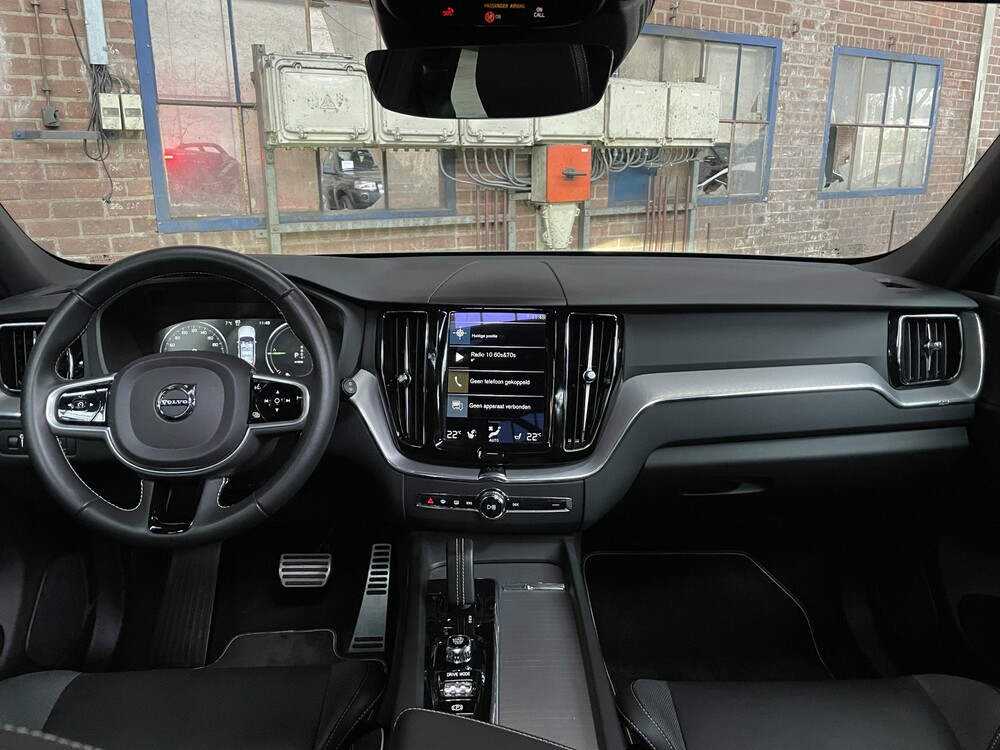 Volvo XC60 T8 R-Design Recharge 389pk 2021 -Fabrieksgarantie-