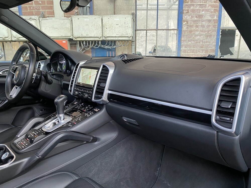 Porsche Cayenne S E-Hybrid 3.0 416PS 2016 Sport Chrono -Orig. EN-, HZ-350-B