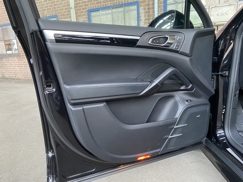 Porsche Cayenne S E-Hybrid 3.0 416PS 2016 Sport Chrono -Orig. EN-, HZ-350-B