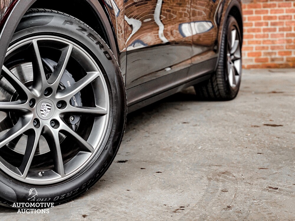 Porsche Cayenne E-Hybrid Coupé 3.0 V6 Sport Chrono 462hp 2020 -Orig. NL-, H-391-FF