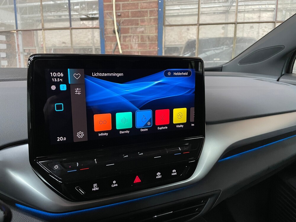 Volkswagen ID.4 Pro Performance 77kWh 204hp 2021 Manufacturer's Warranty