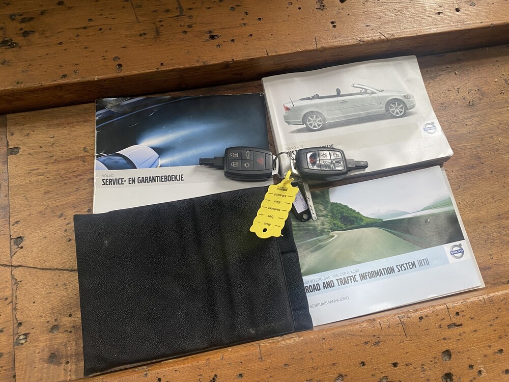 Volvo C70 Convertible 2.4 Summum 140hp 2007, 83-XL-SB