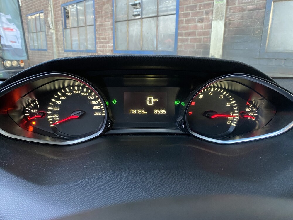 Peugeot 308 1.2 PureTech Access 110hp 2018, RF-126-N