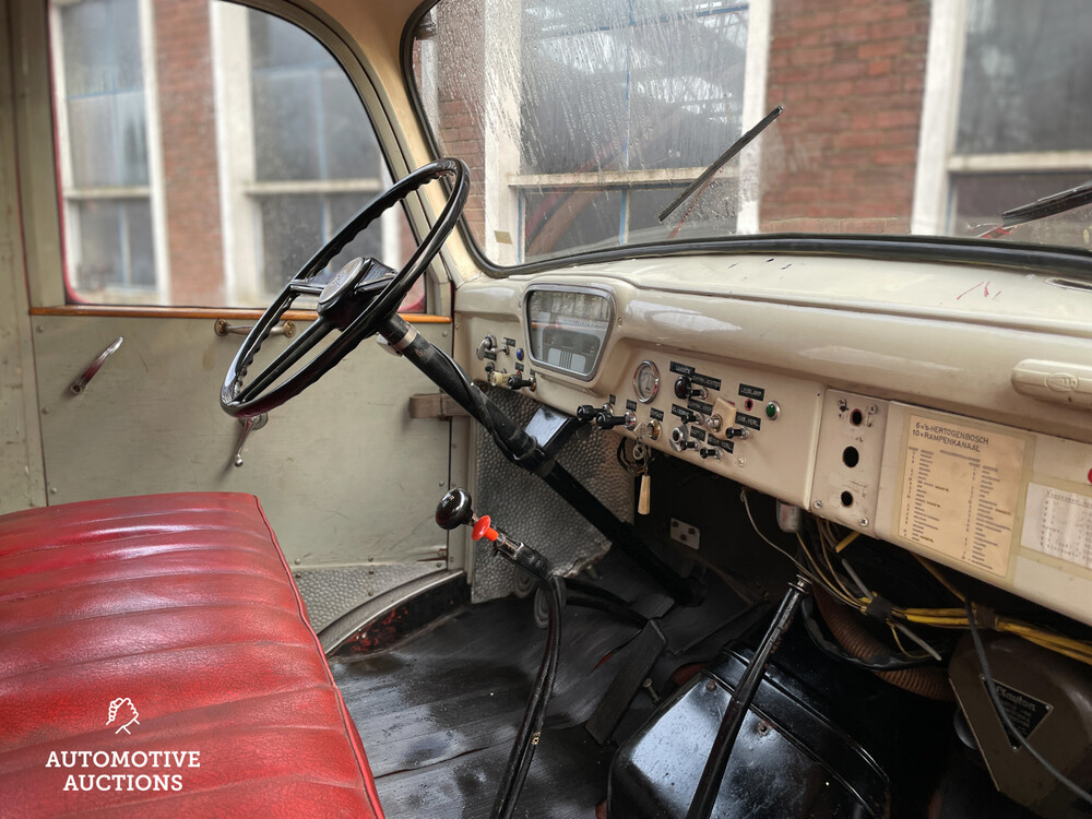 Ford Fire Engine 3.9 V8 1954, PB-47-78