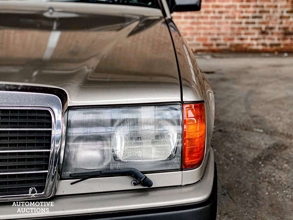 Mercedes-Benz 300CE W124 1989 -Orig. NL-, TV-39-JG