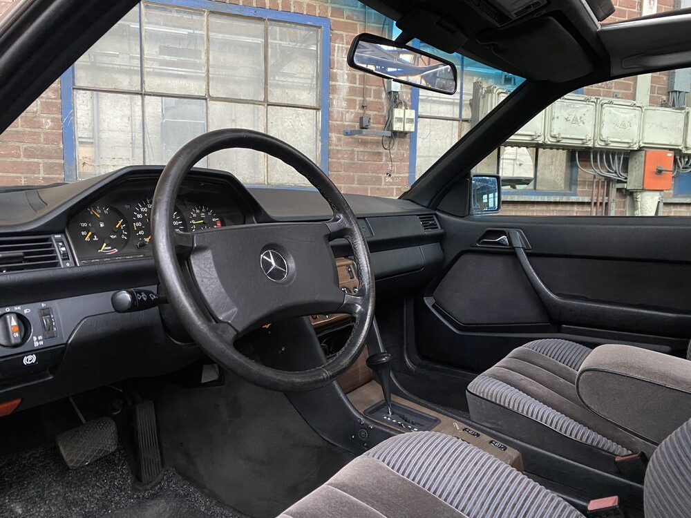 Mercedes-Benz 300CE W124 1989 -Orig. NL-, TV-39-JG