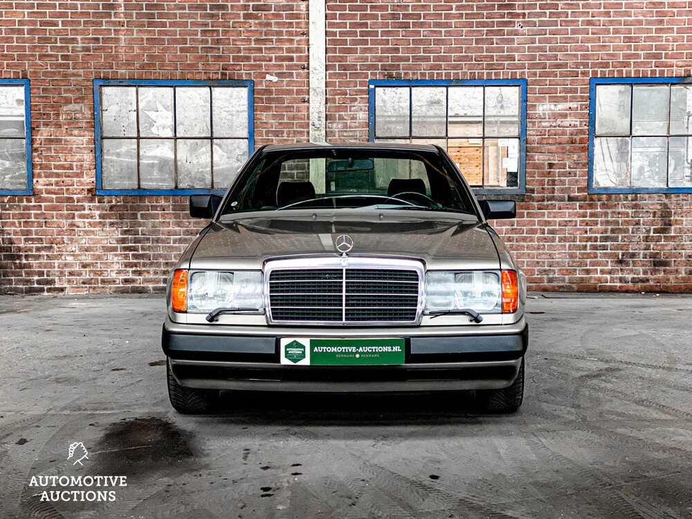 Mercedes-Benz 300CE W124 1989 -Orig. NL-, TV-39-JG