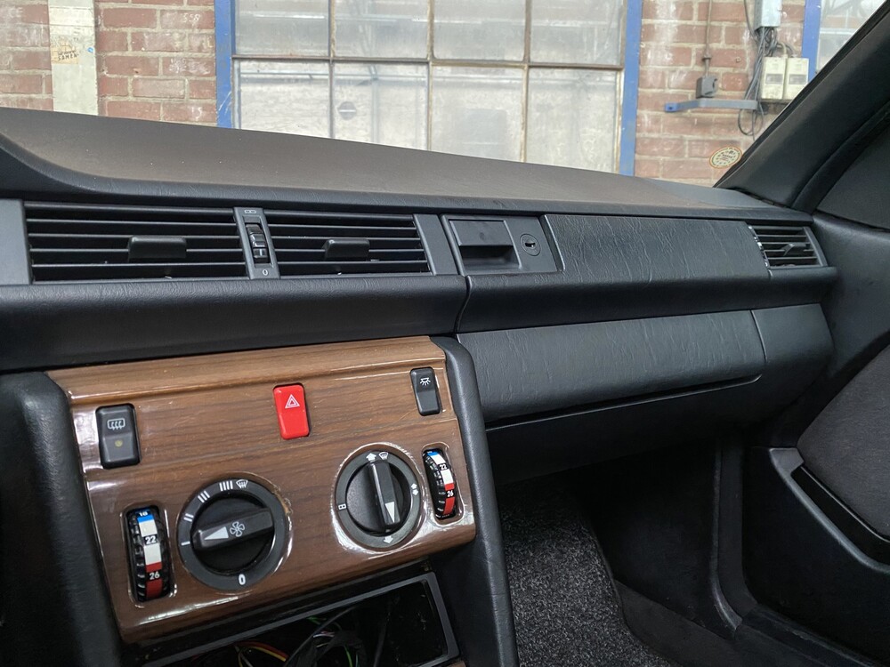 Mercedes-Benz 300CE W124 1989 -Orig. NL-, TV-39-JG