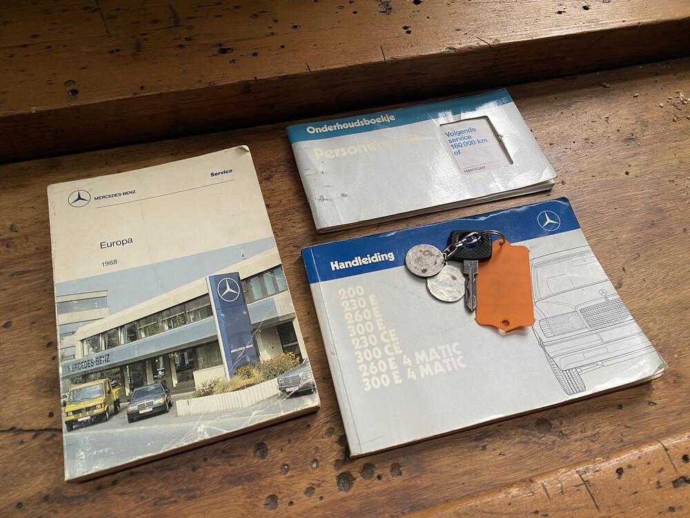 Mercedes-Benz 300CE W124 1989 -Orig. NL-, TV-39-JG