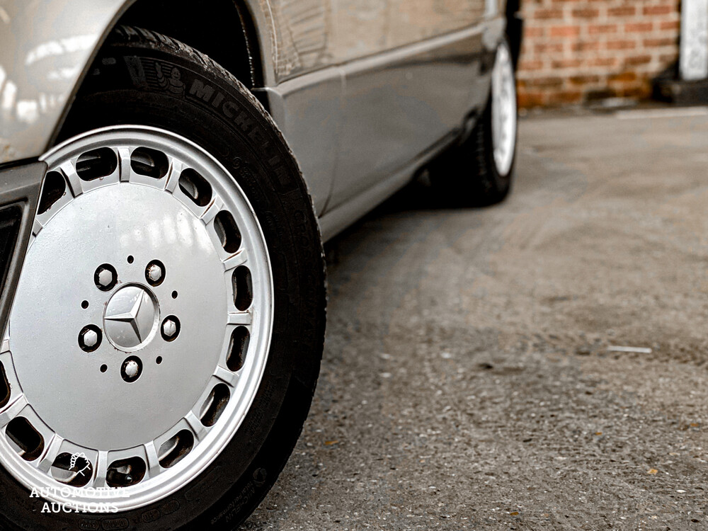 Mercedes-Benz 300CE W124 1989 -Orig. NL-, TV-39-JG